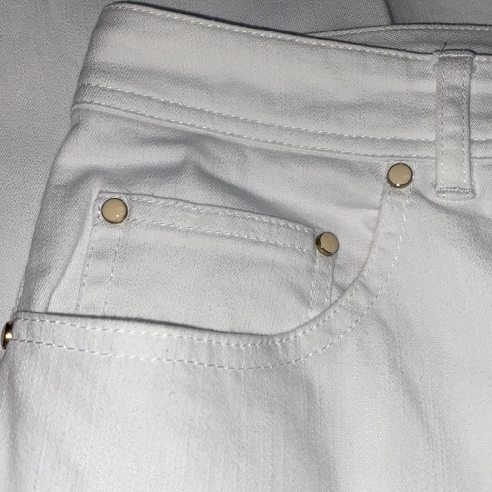 Denim & Company Cropped Jeans - Picture 4 of 8